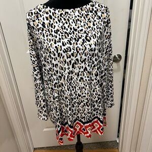 Chico’s Boutique knit popover animal print top in EUC.